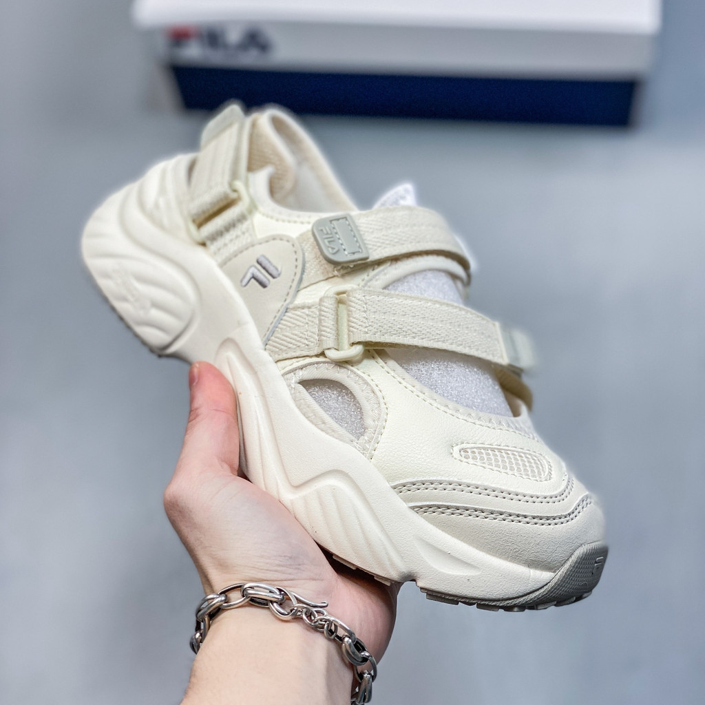 Fila Fluid Sandal รองเท้าแตะกีฬาลำลองสำหรับผู้หญิงฤดูร้อนแฟชั่นอินเทรนด์กลางแจ้งในร่มใส่สบายแมทช์ลุค