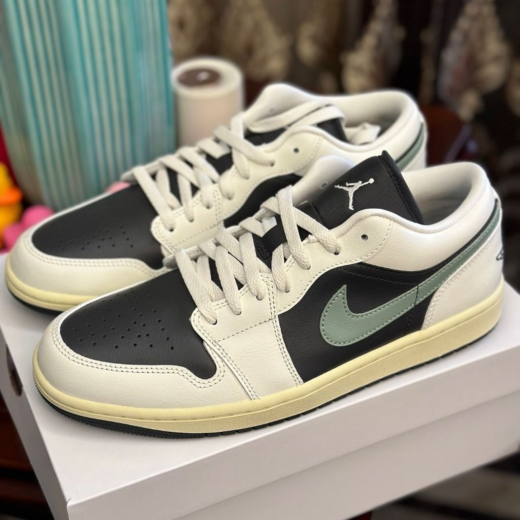 รองเท้าเทนนิสรองเท้าผ้าใบผู้หญิงรุ่น Low-Top Casual รองเท้าสีทึบย้อนกลับสีดําสีเขียว Panda Low-Top Retro คู่รองเท้าสบายๆสไตล์กีฬารองเท้าผ้าใบ