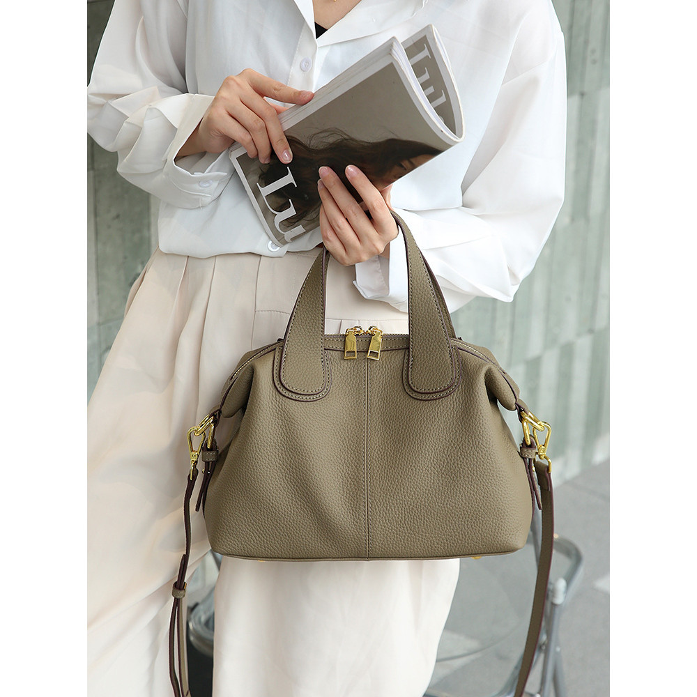 ของแท้หนังหญิงสไตล์ฤดูร้อน All-Match 2024 กระเป๋าสะพายไหล่สุภาพ High-End Niche Tote