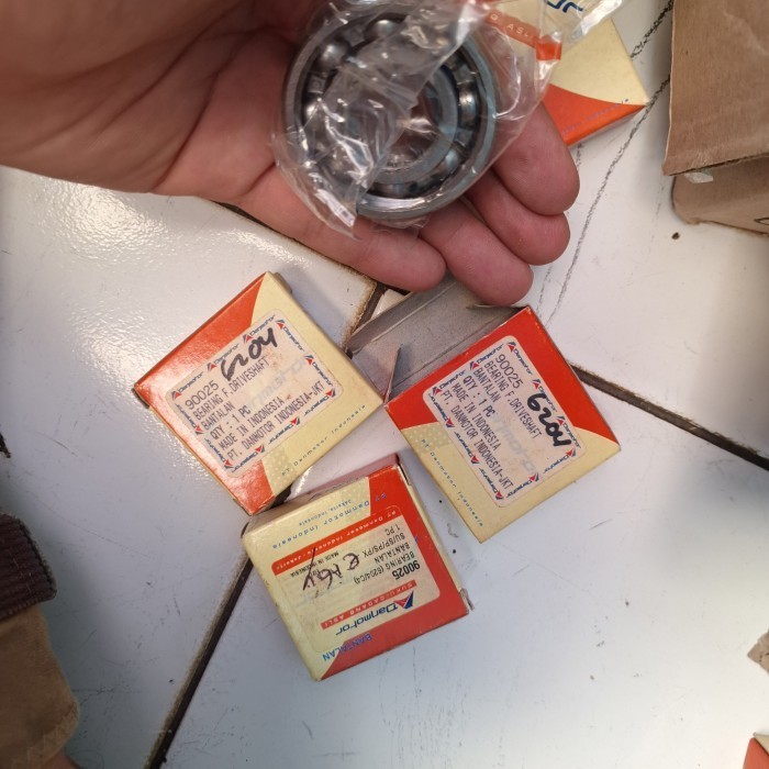 Vespa pts แบริ่งเพลาข้อเหวี่ยง danmotor พิเศษ 6204 SKF Nos