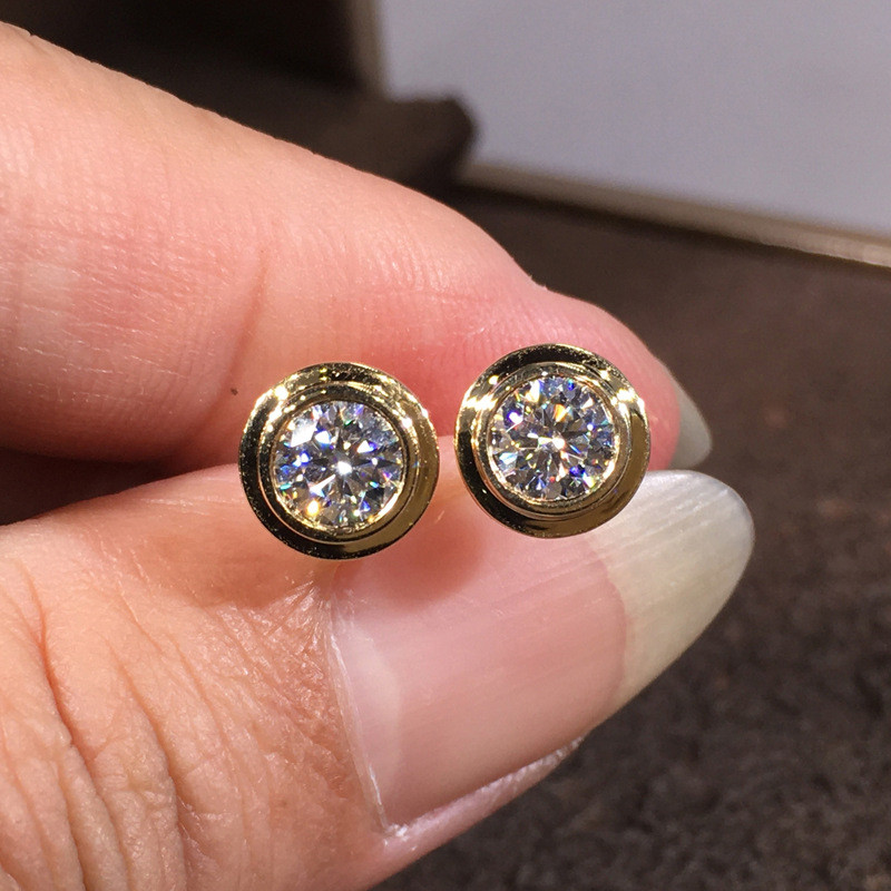 ต่างหูสไตล์ญี่ปุ่นและเกาหลีแบบเรียบง่ายมีสไตล์เข้ากับทุกชุดต่างหูสไตล์ยุโรปและอเมริกา INS สไตล์นักเรียนหวานต่างหูผู้หญิงคลาสสิก