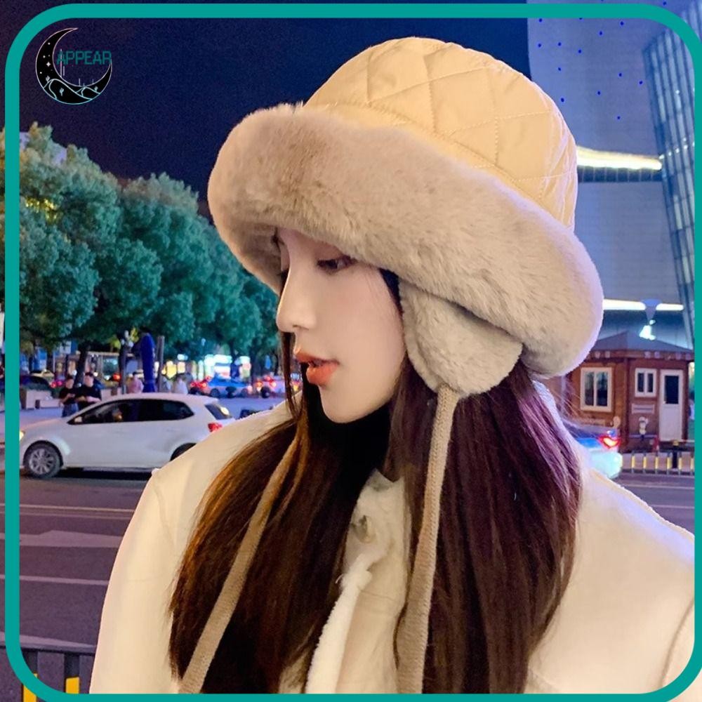 หมวกป้องกันหู APPEAR หมวกผู้หญิงฤดูหนาวหนานุ่มกลางแจ้งปุยตุ๊กตาให้ความอบอุ่นหมวกชาวประมงฤดูใบไม้ร่วงฤดูหนาว