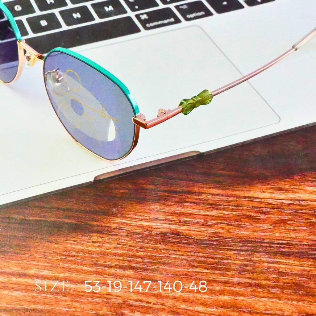 แว่นสายตาเลนส์โปรเกรสซีฟออโต้ รุ่น DEMIE เดมี่ S11693 มองได้3ระยะ ใกล้ กลาง ไกล เลนส์ออกแดดเปลี่นสี 