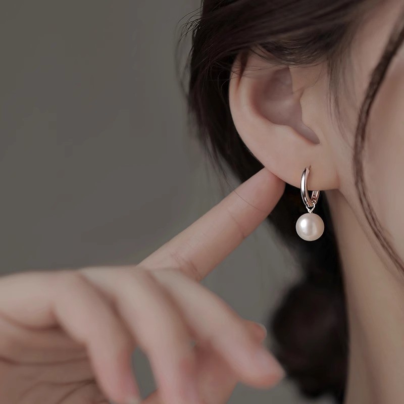 ต่างหู S925 Silver Pearl Dangle Studs สไตล์สำหรับผู้หญิง