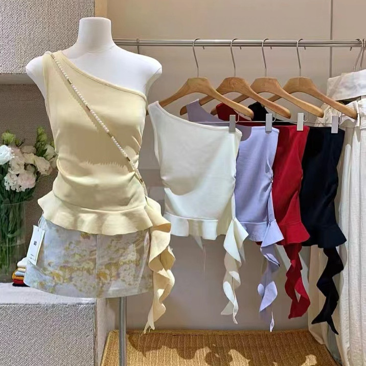 เสื้อยืดสไตล์เกาหลีสำหรับผู้หญิง ลายริบบิ้นที่แขนและไหล่ไม่สมมาตร เหมาะสำหรับฤดูร้อน