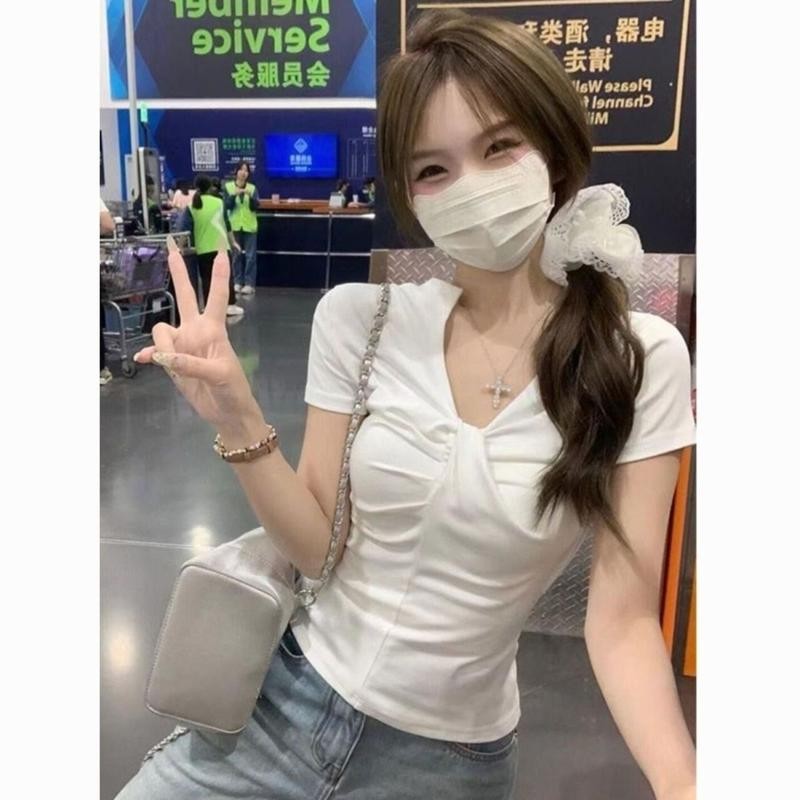 เสื้อยืดแขนสั้นปาดไหล่ ชุดสองทาง น่ารักและเซ็กซี่ สำหรับผู้หญิง ใส่หน้าร้อน สไตล์ใหม่ ทรงสลิมฟิต กระชับสัดส่วน คอปก ปาด ราคา ถูกที่สุด ดีลบีเคเค แกลเลอรีภาพที่ 3