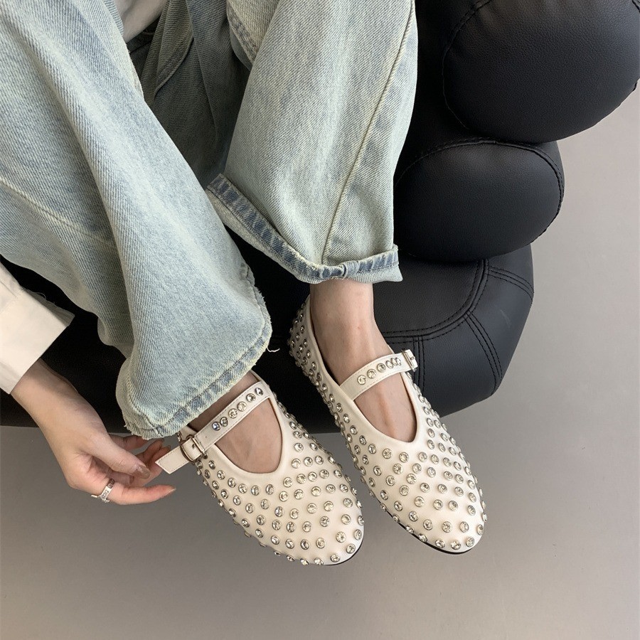2024ใหม่สไตล์ยุโรปและอเมริกาเฉพาะหัวกลมปากตื้นหมุด rhinestone แบนหัวเข็มขัดรองเท้าผู้หญิงรองเท้าเดียว