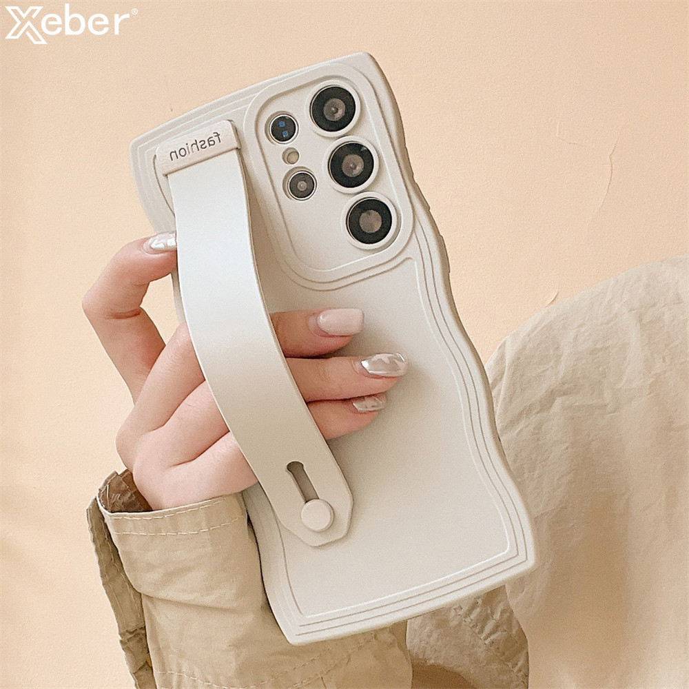 Curly Wave สายรัดข้อมือผู้ถือขาตั้งเคสโทรศัพท์สําหรับ Samsung S24 S23 S22 S21 Ultra Plus สีลูกกวาดซิลิโคนอ่อนนุ่ม