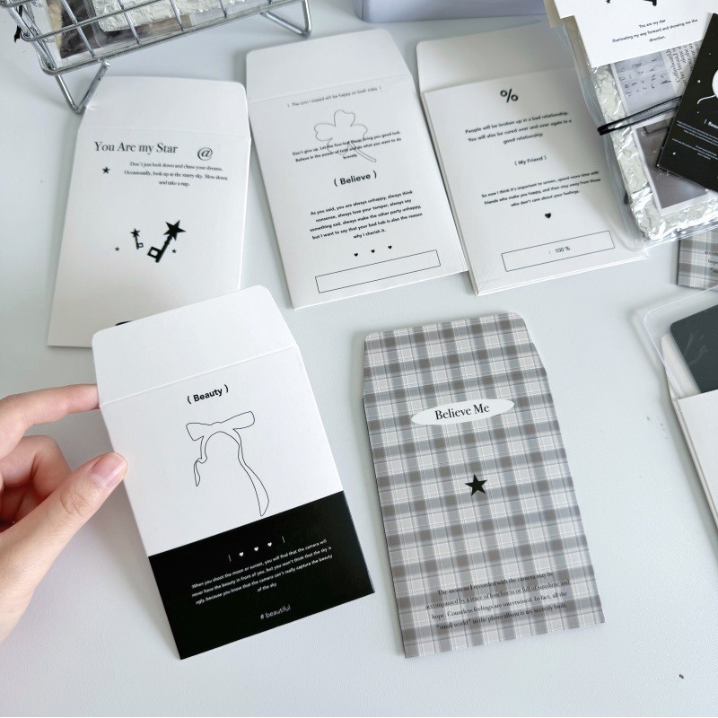 การ์ดรูปถ่าย สีดํา Whtie Toploader ซองจดหมายกระเป๋าบรรจุภัณฑ์การ์ดวัสดุผู้ถือบัตรบรรจุภัณฑ์กระดาษคราฟท์ซองจดหมายขนาดเล็ก