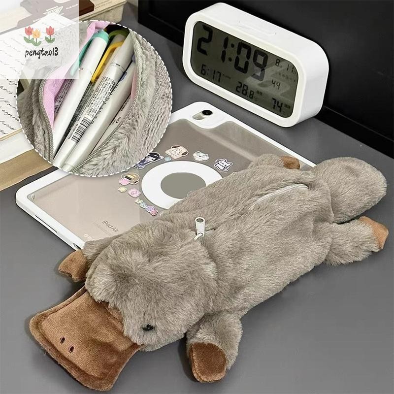 Pengtao13 น่ารัก Platypus ดินสอกระเป๋าเครื่องสําอาง Plush ปากกากระเป๋าขนาดใหญ่ความจุกระเป๋าโรงเรียนอุปกรณ์เครื่องเขียนกล่อง Desktop Storage กระเป๋าใ