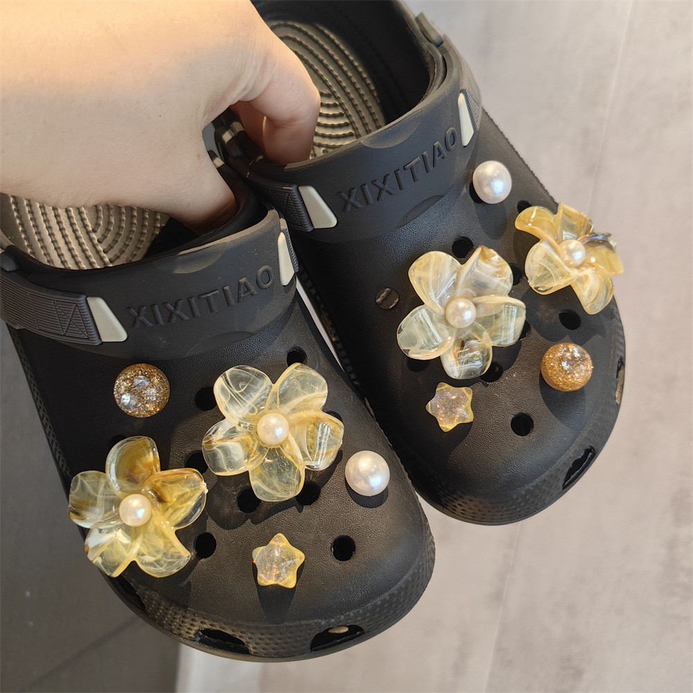 เกาหลีเพิร์ล jibbits สําหรับ Croc Pins ชุดดอกไม้สีม่วง Crocks jibbits Charm Plumeria croccs สําหรับเด็กผู้หญิงรองเท้าอุปกรณ์เสริมตกแต่ง