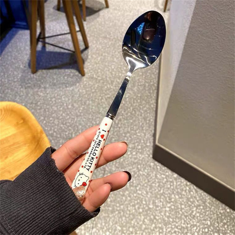 ชุดช้อนส้อมสแตนเลสพร้อมกล่อง ลายการ์ตูน ชุดช้อนส้อมเด็กพกพา คิตตี้ -AME1 - รูปที่ 4