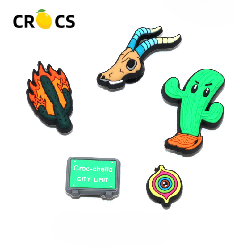 Jibbitz Crocs Charms 2024 สไตล์ใหม่ Crocs รองเท้าดอกไม้อุปกรณ์เสริมของแท้รองเท้าดอกไม้สนุกรองเท้าหัว