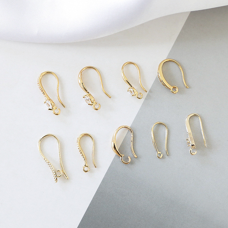 ตะขอหูทองแดงเคลือบทอง 18K 14K คงสีเรียบง่ายพร้อมฝังซิรคอน อุปกรณ์ทำเครื่องประดับ DIY ทำมือ