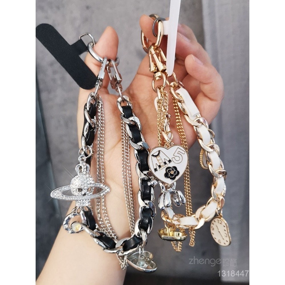 จี้แบบสั้นโซ่รถกระบะ INS แฟชั่นขนาดเล็กสไตล์ชาแนลแบบพกพาที่ห้อยข้อมือโซ่ห้อยสายคล้องมือถือสำหรับผู้หญิง