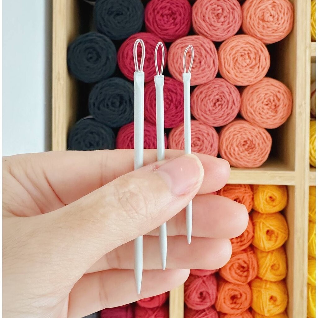 เข็มเก็บงานแบบรูเข็มยืดหยุ่น nylon eye wool needle ชุด 3 ชิ้น