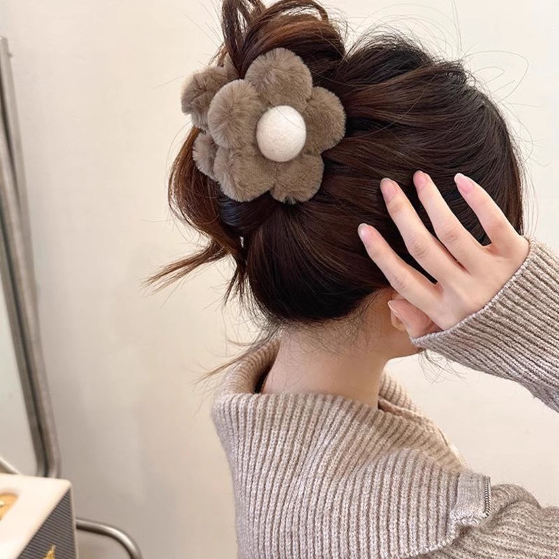 3d ดอกไม้แฟชั่นฤดูหนาว Fluffy Soft Hairpin กิ๊บติดผมเกาหลีเครื่องประดับผม - รูปที่ 3