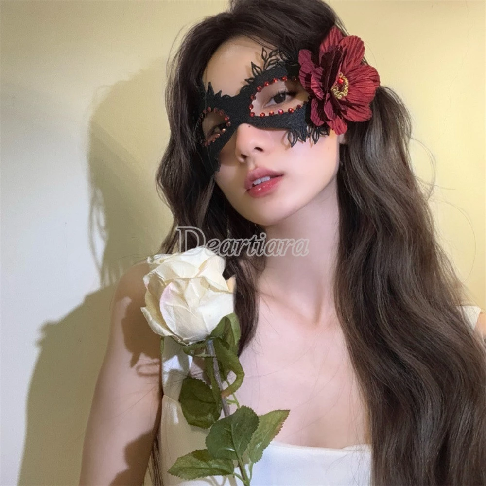 หน้ากากแฟนซีครึ่งหน้า ลายดอกไม้ สีดำ thumbnail 3