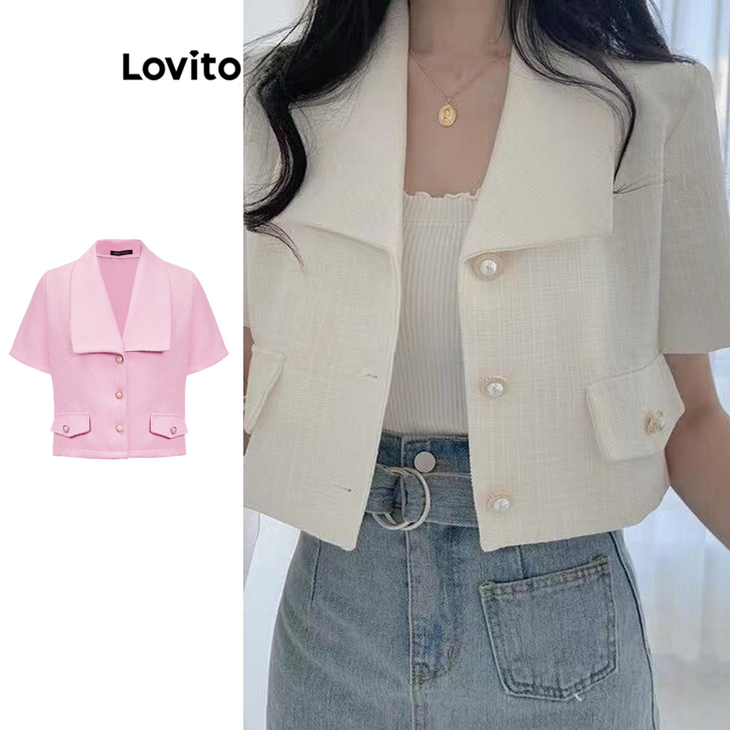 Lovito เบลเซอร์ผู้หญิง แต่งกระเป๋าปลอม แต่งกระดุมไข่มุกด้านหน้า สีพื้น สไตล์ลำลอง LNA39043 (หลากสี)