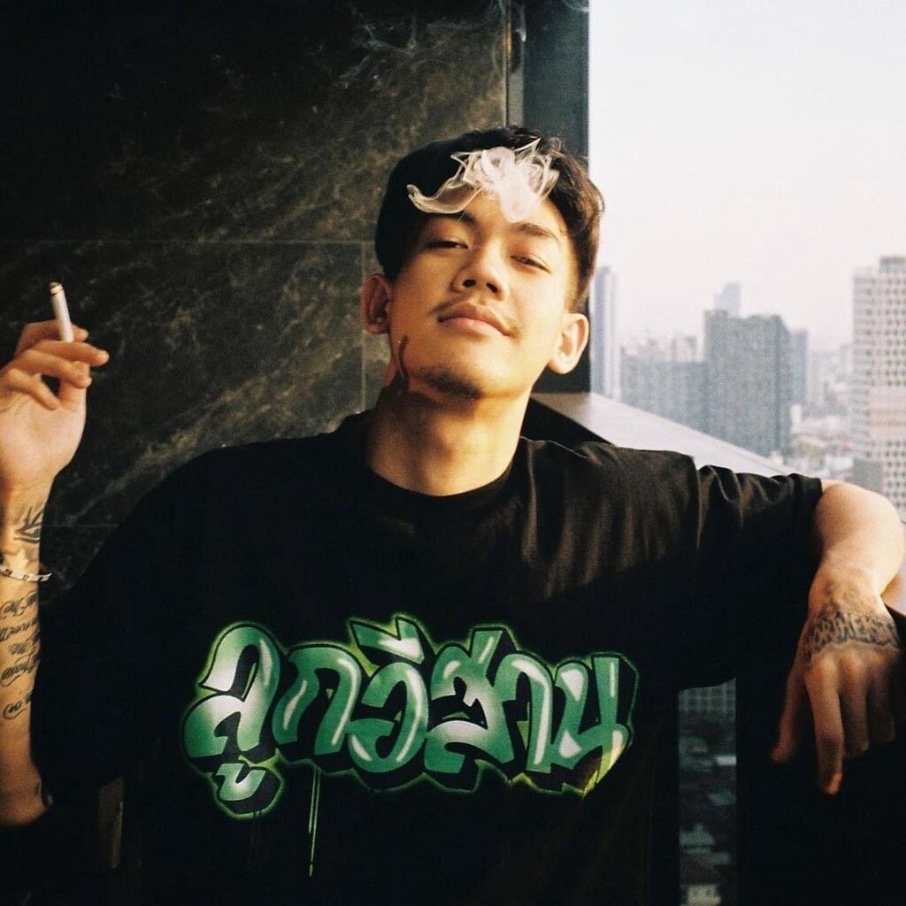 เสื้อยืด New 1Mill Drops "ลูกอีสาน" ผ้าฝ้าย 100% พิมพ์สไตล์เท่แขนสั้นผ้าฝ้ายแท้ S-5XL