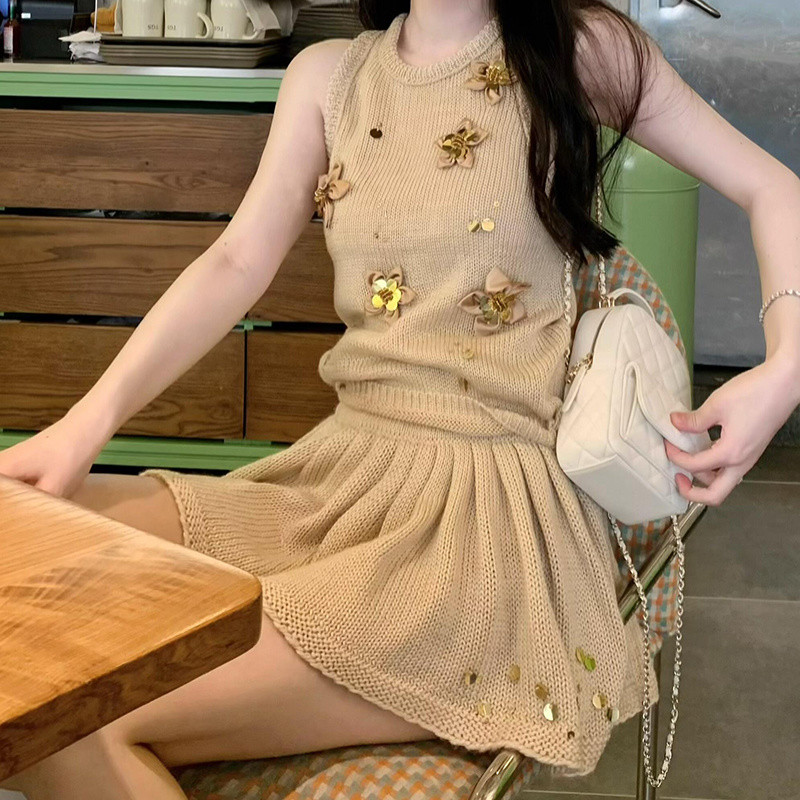ชุดถักผู้หญิง2024ต้นฤดูใบไม้ร่วงใหม่ชาและโกโก้ Slimming Vest TOP Casual สูงเอวจีบ A-Line กระโปรงสั้น2ชิ้นชุด