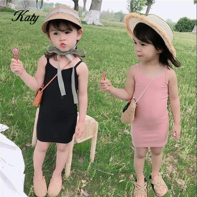 2026ฤดูร้อนกระโปรงสายเดี่ยวเด็กผู้หญิงเดรสรัดรูปความยาวปานกลางกระเป๋าเด็กสะโพกใส่ด้านในเสื้อกั๊กกระโปรงระบายอากาศเสื้อผ้าเด็กผู้หญิง