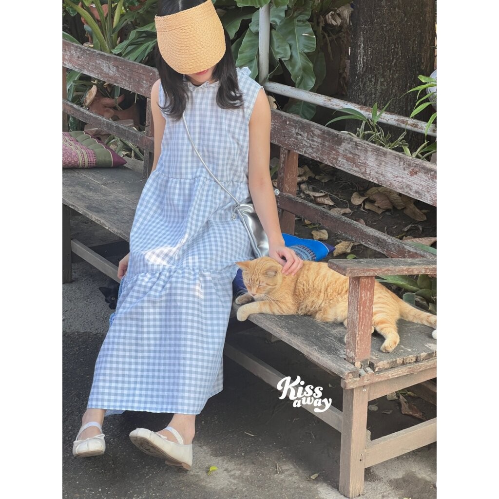 Teddy (065) เดรสน่ารัก มีกระเป๋า ลายตารางฟ้าขาว คอระบาย ชุดไปค่าแฟ ชุดไปทะเล by kissaway