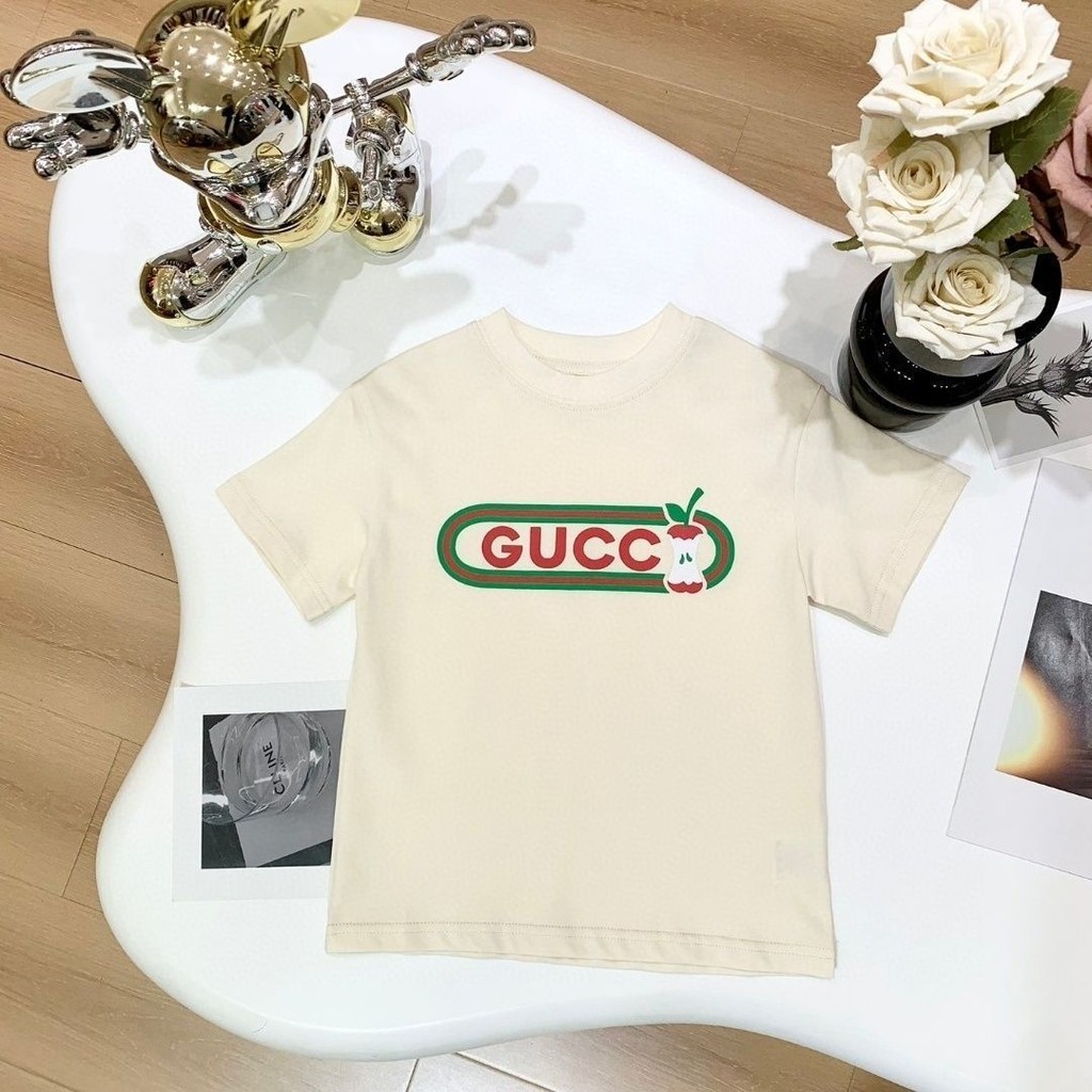 G GUCCI8281 เสื้อยืดเด็กสไตล์อังกฤษ Street Wear พิมพ์เสื้อยืดเสื้อผ้าเด็ก Top ชายหญิงเด็กผ้าฝ้ายแขนส