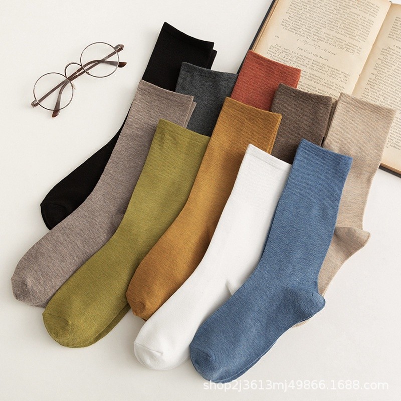 【เตรียมจัดส่ง】ถุงเท้าสั้นสีพื้นแฟชั่นสำหรับผู้หญิง นุ่มสบาย ลำลองและอเนกประสงค์