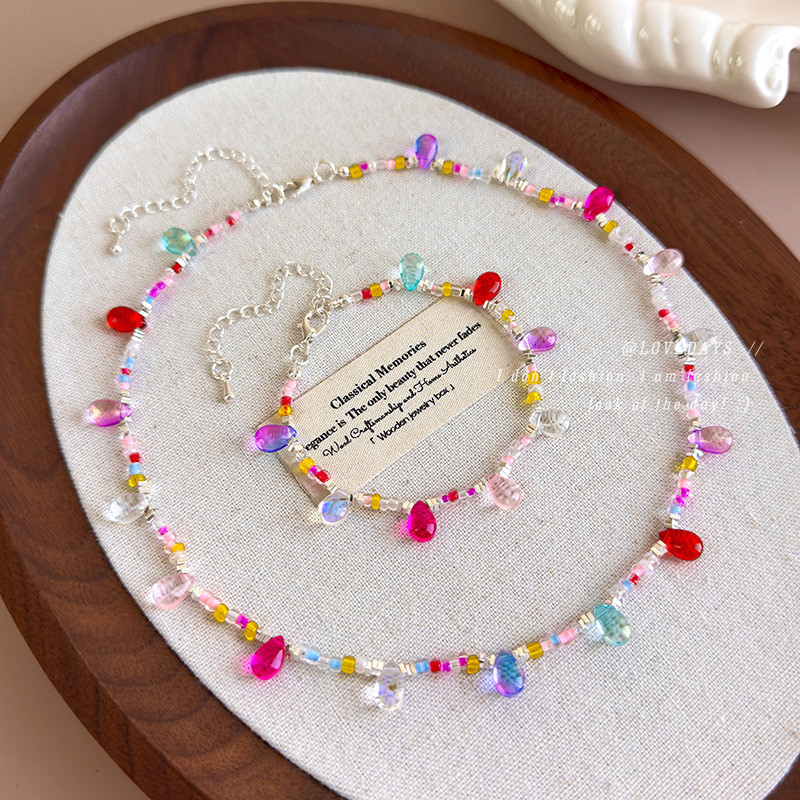 สร้อยคอลูกปัดแก้ว Dopamine สั้น พร้อมหยดน้ำใส