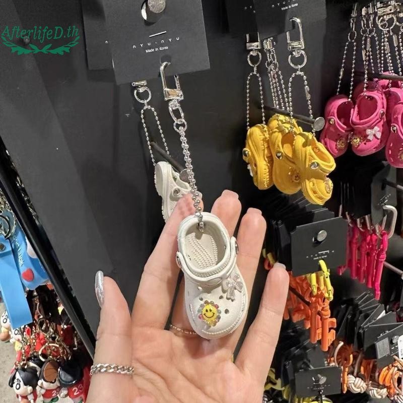 AF 1 ชิ้นกระเป๋าจี้สร้างสรรค์จําลองรองเท้าแตะพวงกุญแจรถสาวกุญแจรถแหวน DIY ตกแต่งเพื่อนของขวัญสําหรับผู้หญิง A - รูปที่ 3