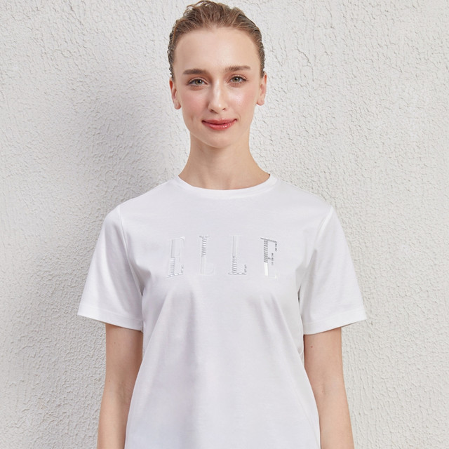 ELLE เสื้อยืดคอกลม แขนสั้น ทรง BASIC  สีขาว รีด Crystal  ELLE กลางอก  รุ่น W3K712