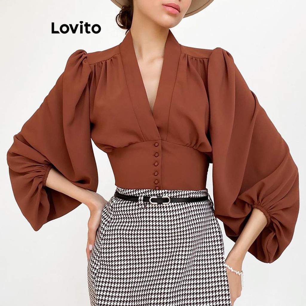Lovito เสื้อเบลาส์ผู้หญิง มีกระดุม สีพื้น สไตล์หรูหรา LNL62415