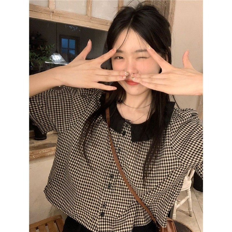 🎀Mona🎀 จัดส่งที่รวดเร็ว🚀 เสื้อเชิ้ตแขนสั้น กระดุม พิมพ์ลายสก๊อต สไตล์น่ารัก เวอร์ชั่นเกาหลี