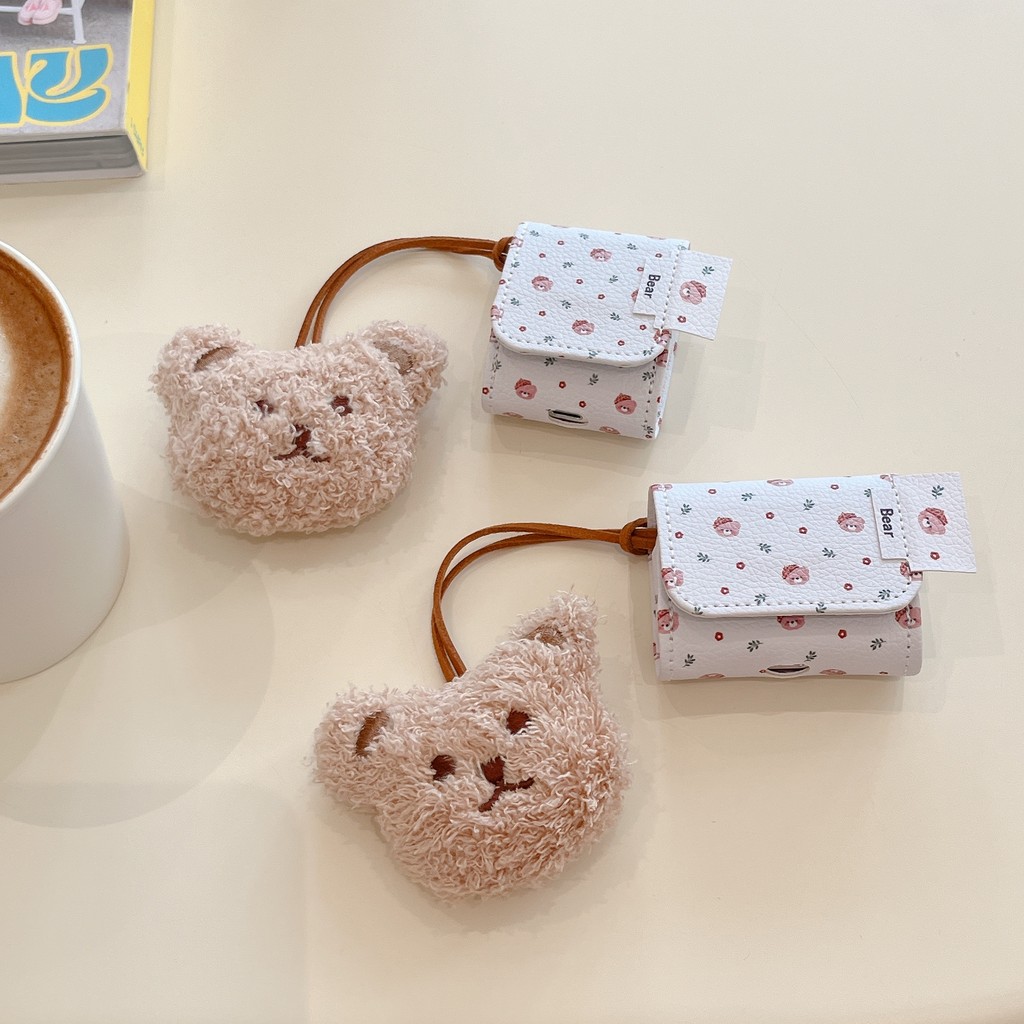 ดอกไม้หมีสีน้ําตาลหัวแขวนตุ๊กตา PU หูฟังสําหรับ AirPods 1 2 3 4 Pro 1 2 หูฟัง Rotective แขวนกรณี