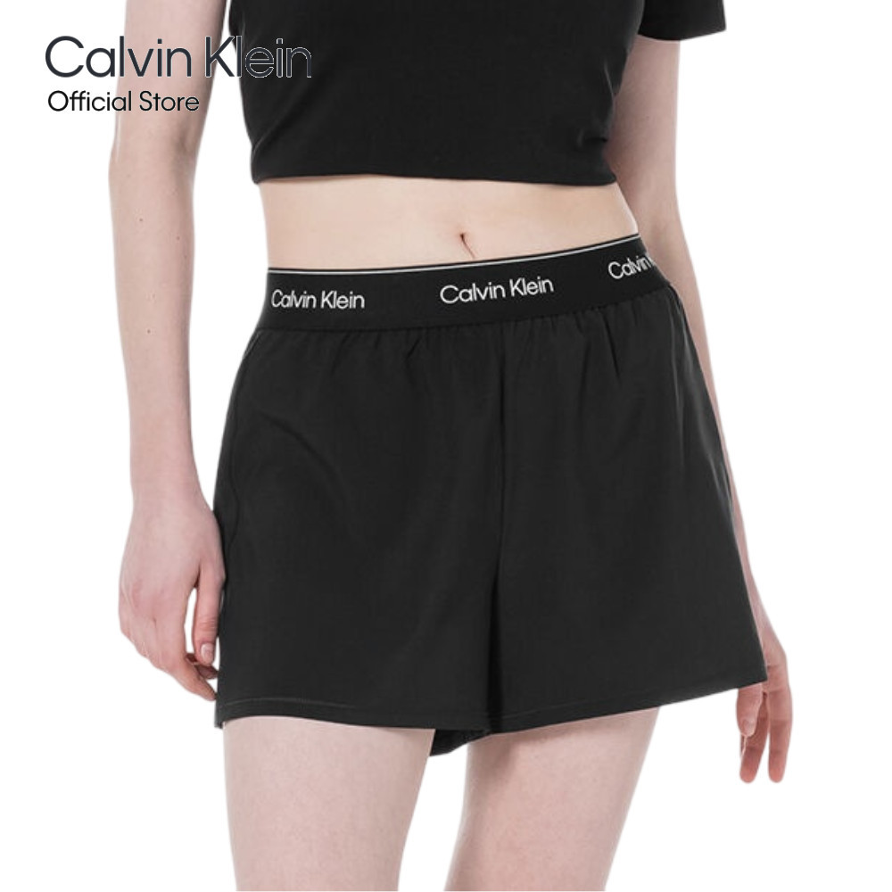 CALVIN KLEIN กางเกงออกกำลังกายขาสั้นผู้หญิง High-Rise Shorts รุ่น 4WS4S819 001 - สีดำ