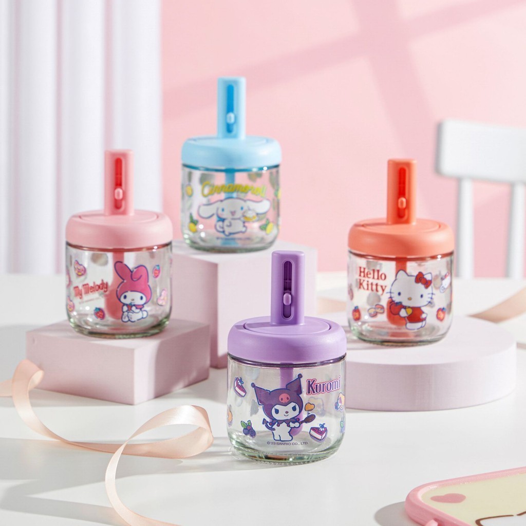 L[ พร้อมส่งจากร้านไทย] มี 4 ลายให้เลือก ลิขสิทธิ์แท้ % Sanrio กระปุกเครื่องปรุงลายซานริโอ้ คิตตี้ วัสดุแก้ว สวยงามค่ะ