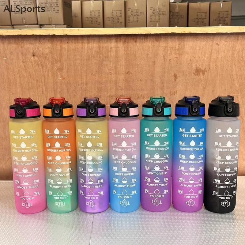 [ALSports] ขวดน้ํา 1000ML พร้อมหลอด Time Marker แบบพกพากลางแจ้ง Camping นักเรียนถ้วยดื่มถ้วยรั่วซึมสําหรับกีฬาฟิตเนส [th]