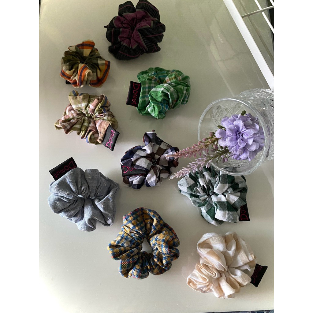 DONUTยางรัดผมโดนัท ของแท้(โปรแรง 5 แถม1 ))คุณภาพดี ทนทาน ไม่ดึงเส้นผม ไม่ปวดศีรษะ ผ้าระบายอากาศดี