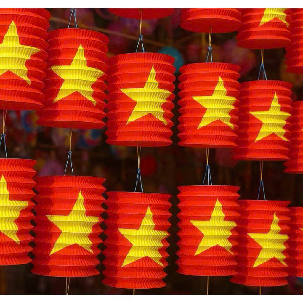 PUZZLE PAPER LANTERN WITH VIETAMS RED FLAG และ YELLOW STAR / MID-AUTUMN DECORATIVE LAMP สําหรับ NATI