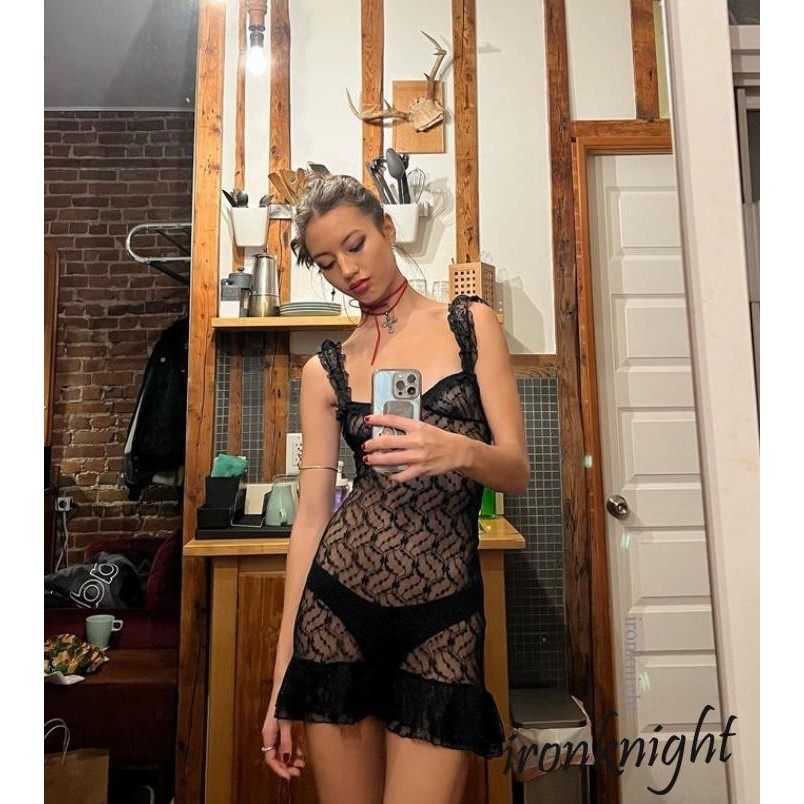 Ironknight-women V คอแขนกุดดอกไม้สีทึบดูผ่านชุดลูกไม้