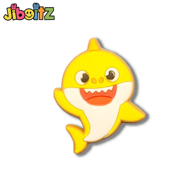 Jibbitz Crocs ตัวติดรองเท้า หัวเข็มขัดรองเท้า Baby Shark รองเท้าผ้าใบ อุปกรณ์เสริมรองเท้าแฟชั่นการ์ตูน จิ๊บบิท ตัวติดรองเท้า crocs