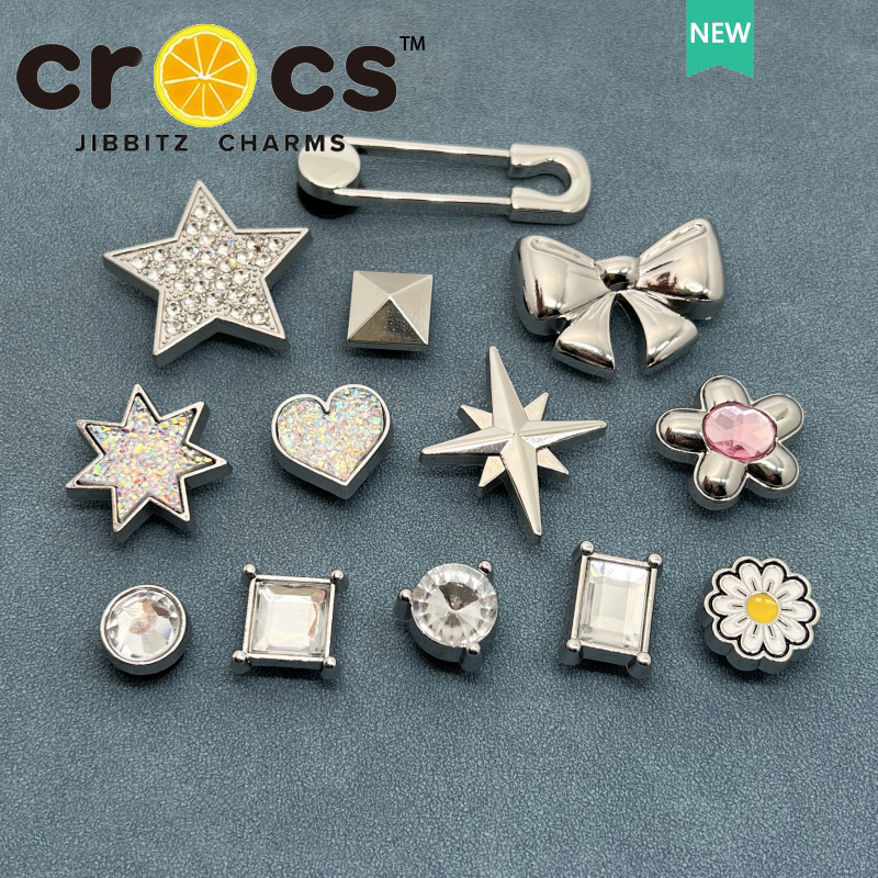 Jibbitz Crocs โลหะ หัวเข็มขัดรองเท้า โลหะเงิน ดาว หัวใจ เพชรสีขาว แฟชั่น รู อุปกรณ์เสริมรองเท้า จิ๊บบิท ตัวติดรองเท้า crocs