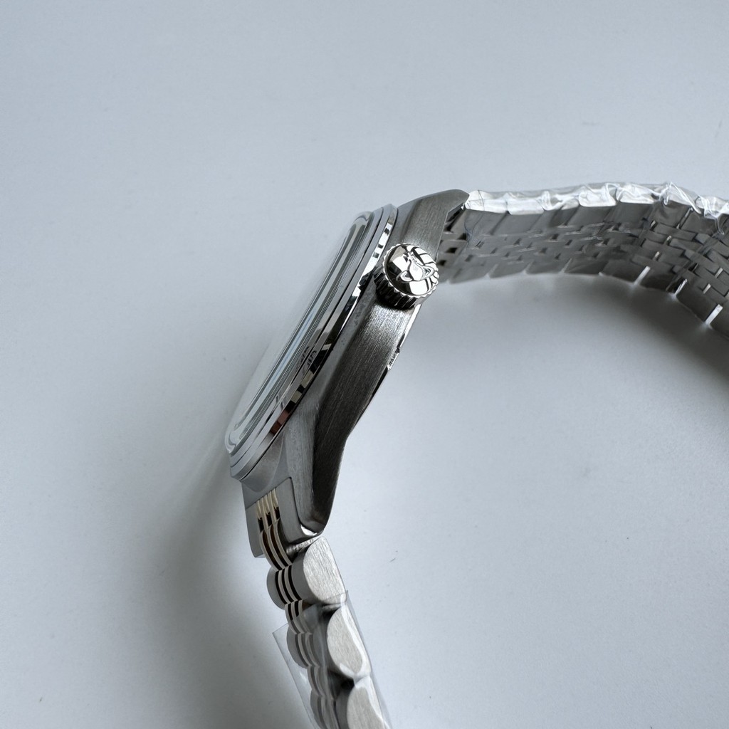 Vivienne Westwood แกะสลัก Star Plate แฟชั่นนาฬิกาชาย/หญิง 39MM