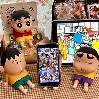 ชินจังที่ตั้งโทรศัพท์ ตุ๊กตาพีวีซี ที่วางโทรศัพท์สร้างสรรค์ สนับสนุนการสนับสนุนที่ยึดโทรศัพท์มือถือ ของตกแต่งโต๊ะ