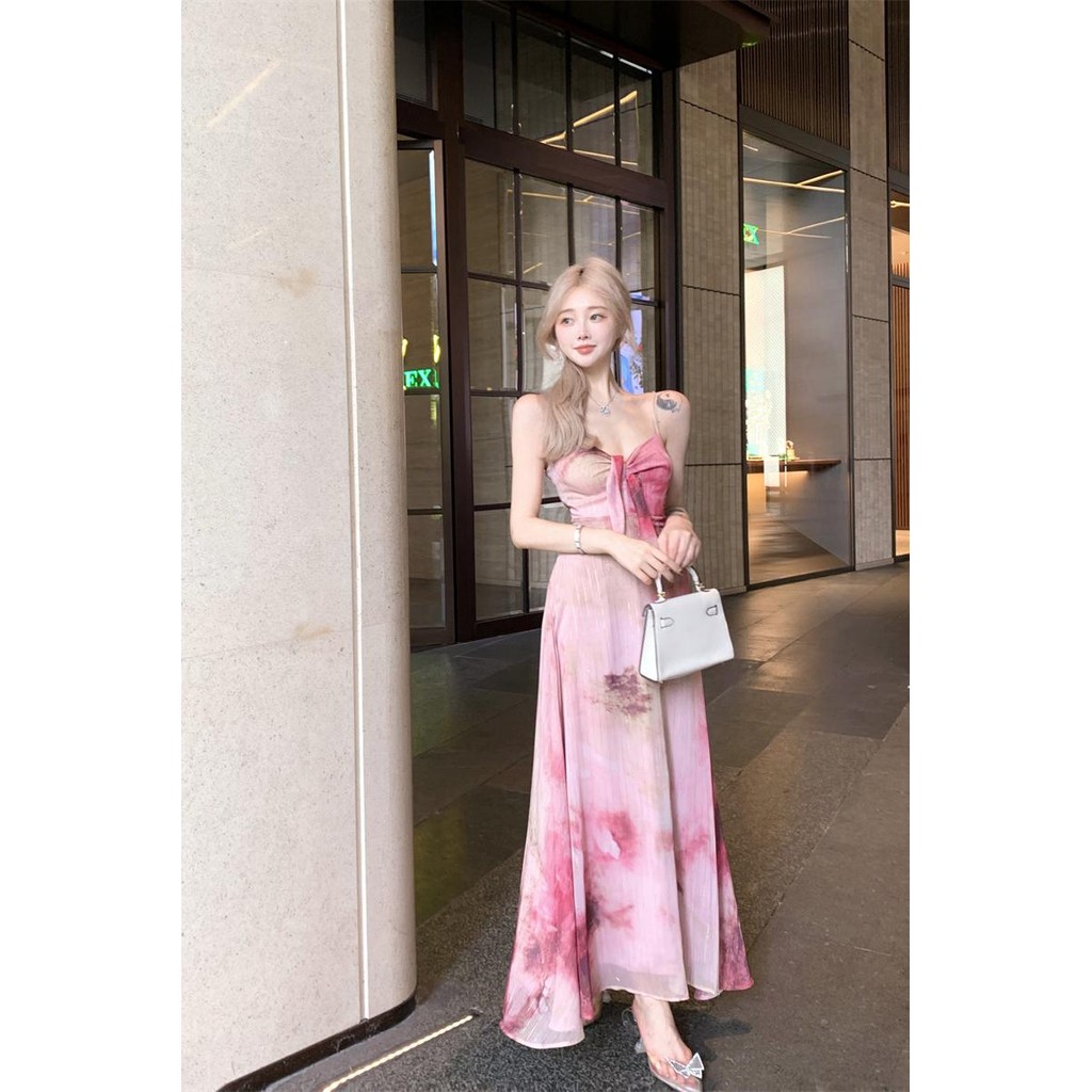 Liasynn ฝรั่งเศส Niche กระพริบทองชิ้นบรรยากาศอ่อนโยน Pure Desire เซ็กซี่โรแมนติก Slimmer ดูชุดสลิงฤดูร้อนชุดยาวชุดวันหยุด