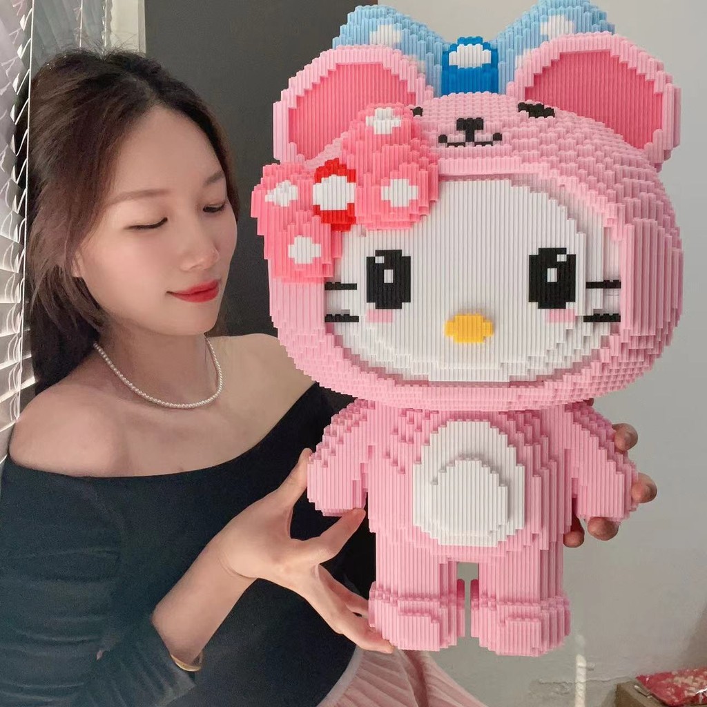 เข้ากันได้กับเลโก้บล็อกตัวต่อ Hello Kitty KT Melody การศึกษาประกอบอาคารบล็อก Living Ro