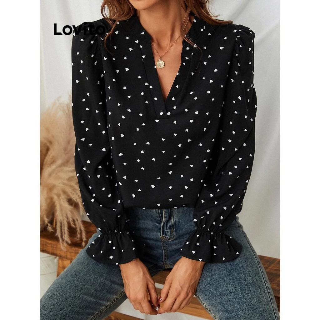 Lovito เสื้อเบลาส์ผู้หญิง ลายหัวใจ แต่งระบาย สไตล์หรูหรา LNL299