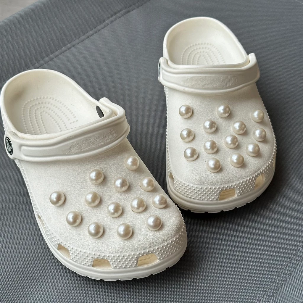 INS ไข่มุกรอบลูกปัดแฟชั่นรองเท้าแตะอุปกรณ์เสริม DIY Pins INS รองเท้าอุปกรณ์เสริมตกแต่งน่ารัก DIY อุปกรณ์เสริมรองเท้าหัวเข็มขัดตกแต่ง