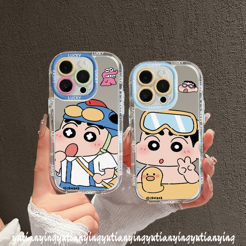 แฟชั่นสร้างสรรค์ตลกน่ารักการ์ตูนเครยอนชินจังกรณีเข้ากันได้สําหรับiphone 16 13 15 11 12 14 Pro Max XR XS Max X 7Plus 16 8 15 Plus SE 2020 หรูหราสร้อยข้อมือMake Upกระจกกรณี